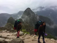 Chuyến leo núi với toàn phụ nữ