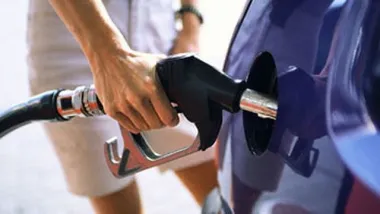 Giá xăng, dầu ngày mai có khả năng giảm mạnh