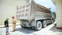 6.000 xe quá tải bị cắt gọt thành thùng trong hai tháng
