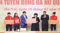 Tập đoàn TH trao tặng đội tuyển bóng đá nữ Việt Nam 1,5 tỷ đồng