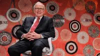 Warren Buffett sống tằn tiện đến mức con gái phải phát ngượng